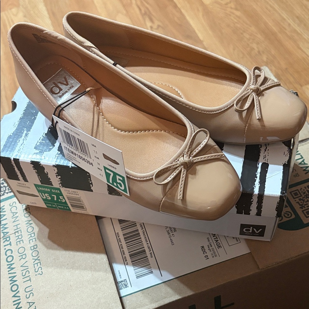 DV by Dolce Vita Moxy Café Ballet Flats Size 7.5 NWT New in Box